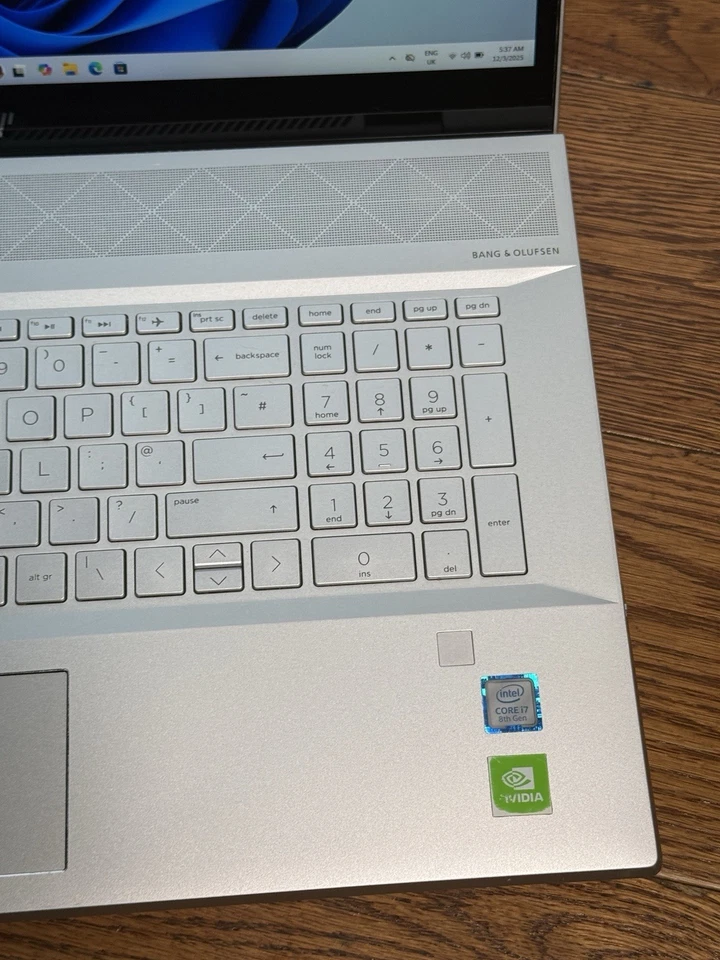 HP Envy 17-ce0576na – 17.3” FHD – Intel i7-8th 16GB RAM – 1.12TB NVIDIA MX250 - Image 3 of 4