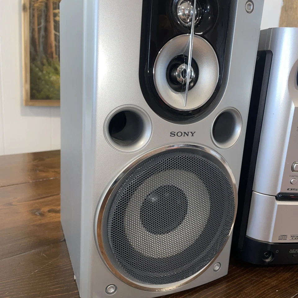 Sony CMT-HPZ9 Micro Hi-Fi System 5 Disc Changer AM/FM Radio - READ DESCRIPTION - - Image 2 of 4