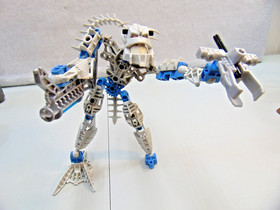 Lego Bionicles 8905 Piraka Thok with Booklet and Canister, 2006 - Incomplete