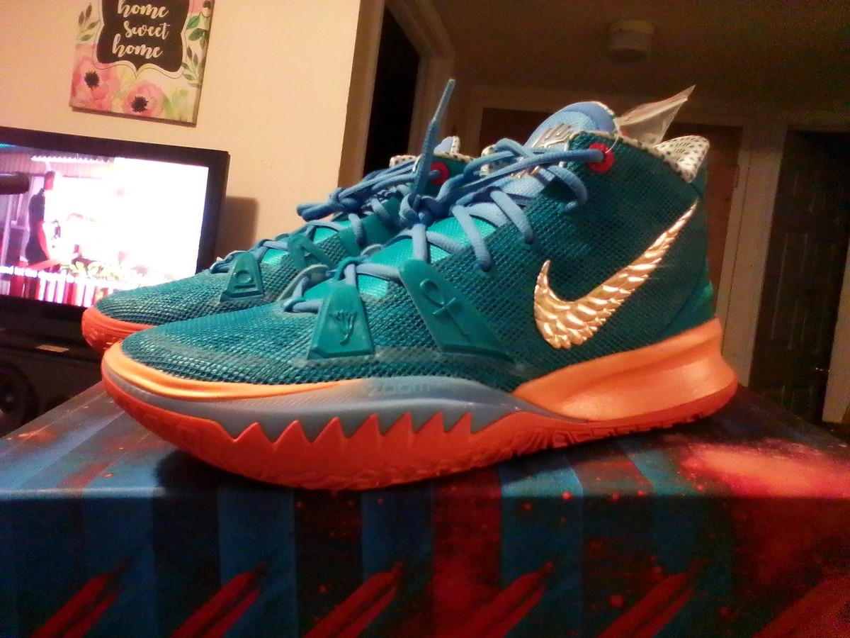 Nike Mens Kyrie CT1135 900A Concepts Horus