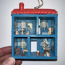 Vintage Lillian Vernon Doll House Ornament excellent condition 