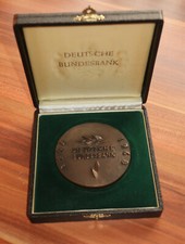 Brązowy medal Deutsche Bundesbank w etui na 20 lat Bundesbanku