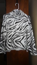 H&M ZEBRA DESIGN PULLOVER SWEATER SIZE XS