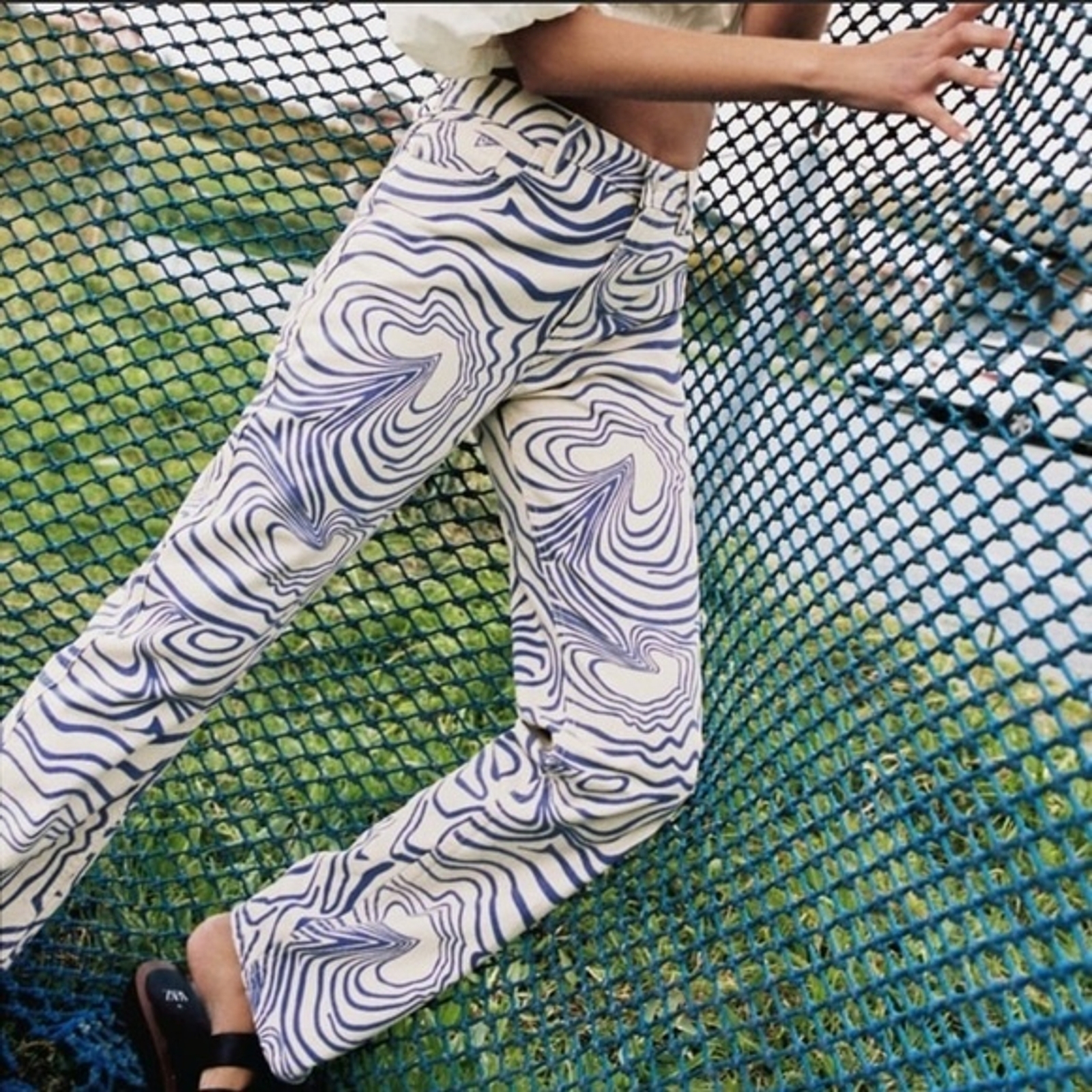 Zara Women's Sz 0 Blue and White Swirl High Rise Straight Leg Jeans | eBay