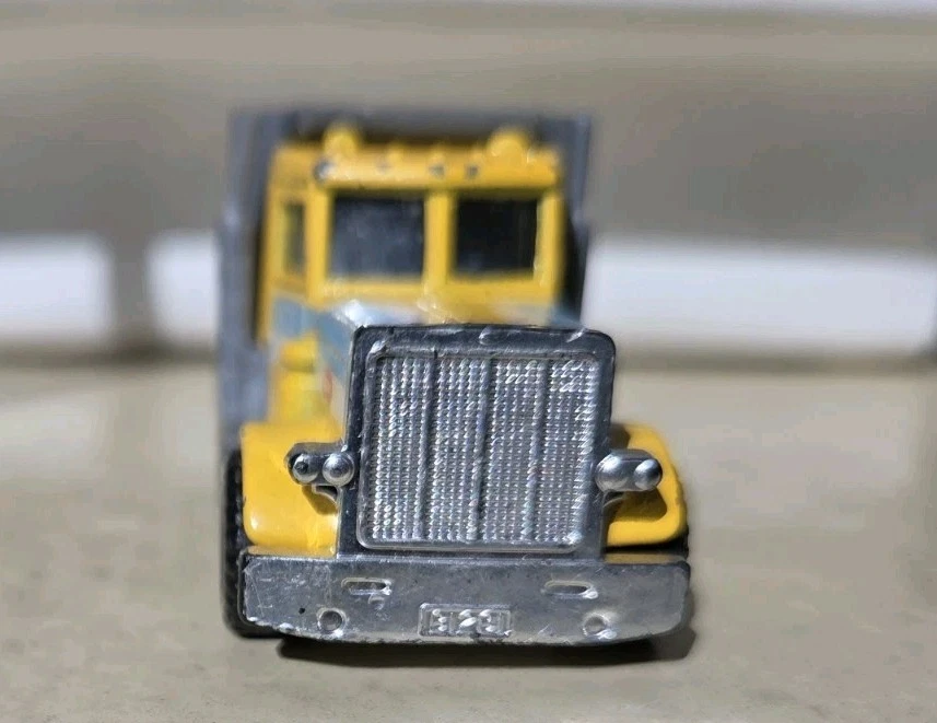 Camión de volteo Peterbilt MB30 de colección Matchbox superrápido Foto 2 de 4
