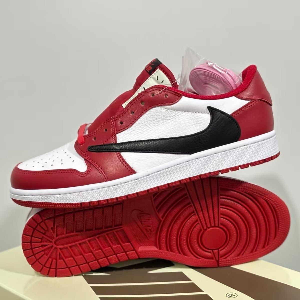 Travis Scott x Air Jordan 1 Low 