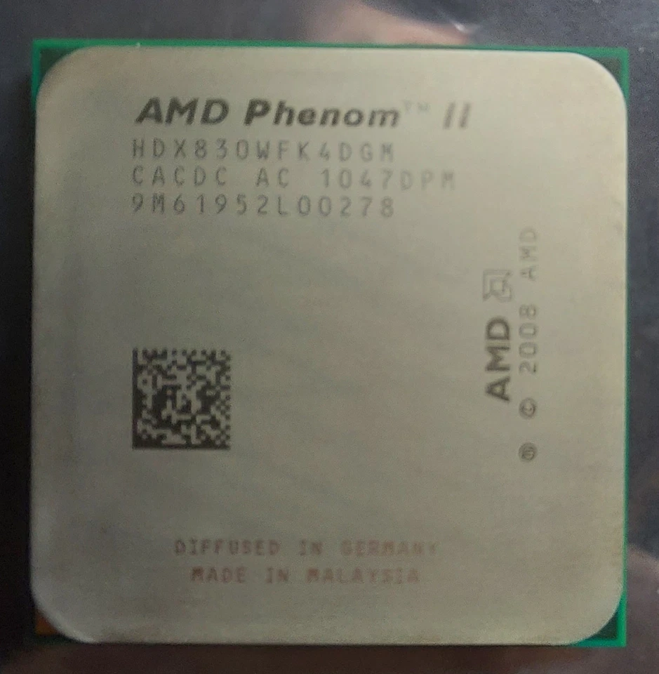 AMD Phenom II X 4 830 HDX830WFK4DGM - AM2+ AM3 - 4 Cores - With Heatsink and Fan - Image 2 of 2