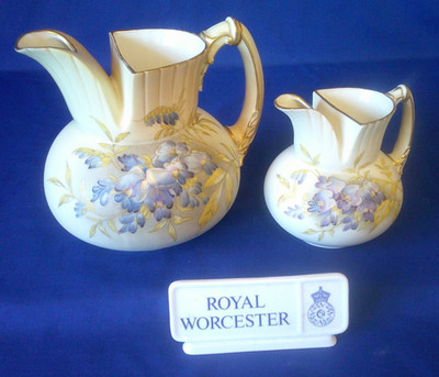Royal Worcester Porzellan Krüge-Rouge Elfenbein-Kugelkrüge-Krug-Ewer-1891