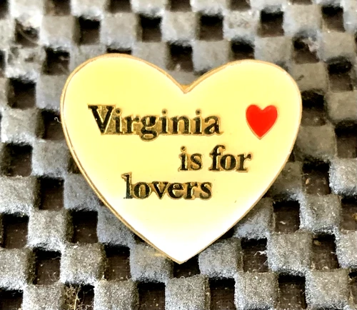 VIRGINIA IS FOR LOVERS HEART SHAPE VINTAGE COLLECTORS ENAMEL PIN 1" X 7/8" NOS