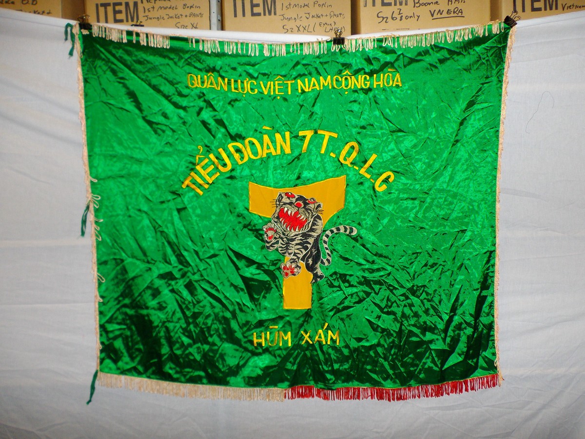 標本 Frrom Vietnam CCB 122mmX44mm flag63 Vietnam Vietnamese RVN Marine TQLC 7th Battalion flag