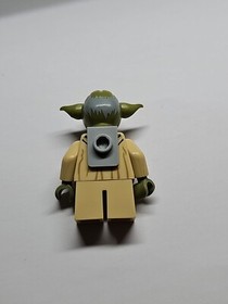 LEGO Jedi Master Yoda Minifigure Olive Green sw0471 from Set 75017