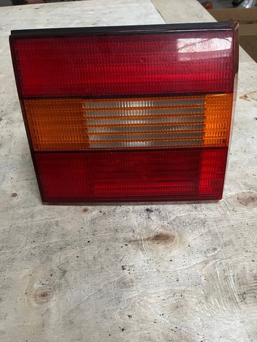 VW Passat 35i <BJ93 Limo Heckleuchte innen links 3A5945107