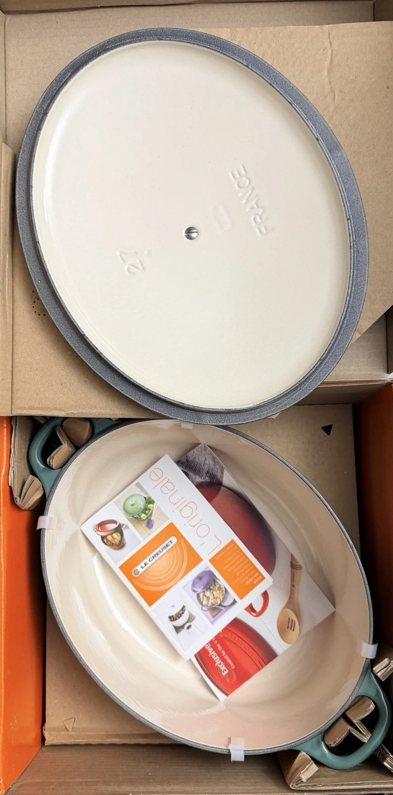 LE CREUSET Cocotte Ovale Tradition | 27 CM | 4.5 QT | Artichaut
Opens in a new window or tab