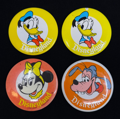 Lot of 4 Vintage Disneyland Pinback Buttons Goofy Minnie Mouse Donald Duck 3 1/2