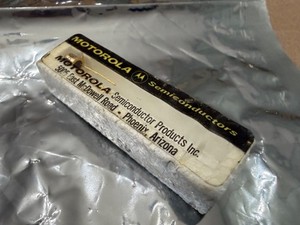 2N956 NPN Transistors Gold Pins T0-18 MOTOROLA ***NEW***
