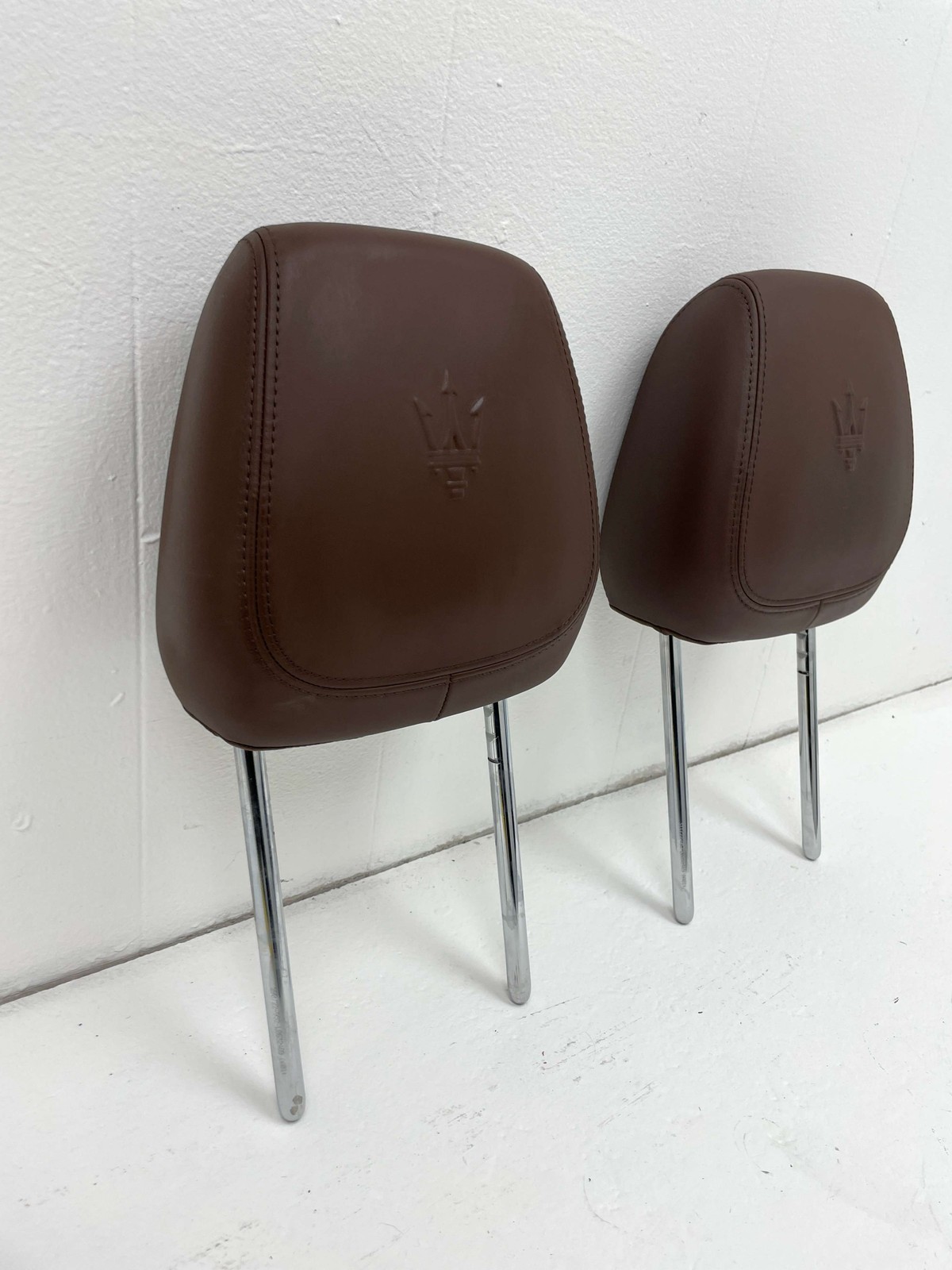 2023-2026 MASERATI GRECALE GT M182 FRONT HEAD REST SET LEFT &RIGHT BROWN LEATHER