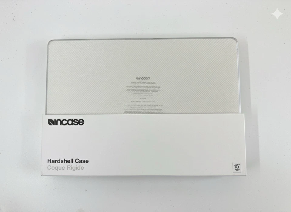 In Case Hard Shell Case MacBook Air 15 Inch 2025 - Image 3 of 4