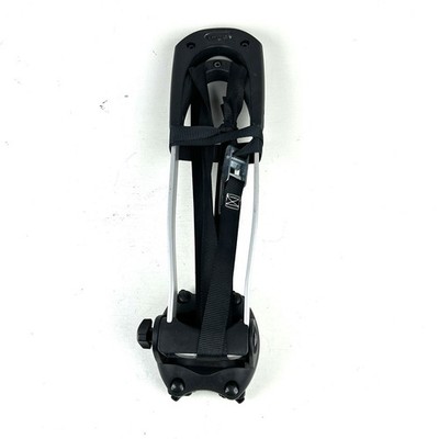 Thule 830 Kayak Rack for Car or Truck   Secure Carrier Mount for Multiple Kayaks