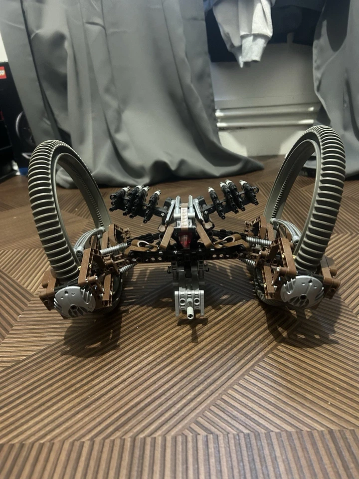 LEGO Star Wars 4481 Hailfire Droid, photo 3 sur 5