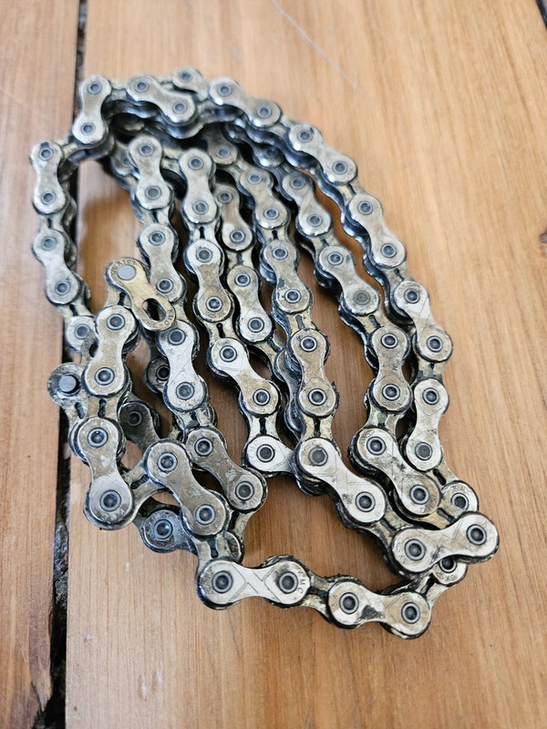KMC X101 Silver - PREMIUM single speed / track racing bicycle chain