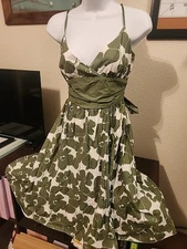 Max Studio Spring/Summer! Gorgeous Green Floral Dress - Women's Size M