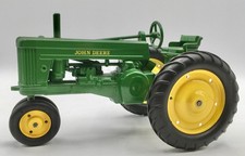 ERTL Vintage John Deere 60 Tractor Die-cast 1/16 scale Excellent condition