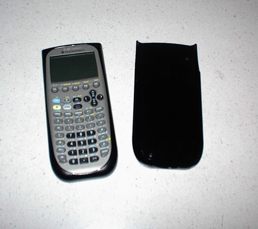 Calculatrice Graphique Texas Instruments TI 89 – S'allume – Occasion
