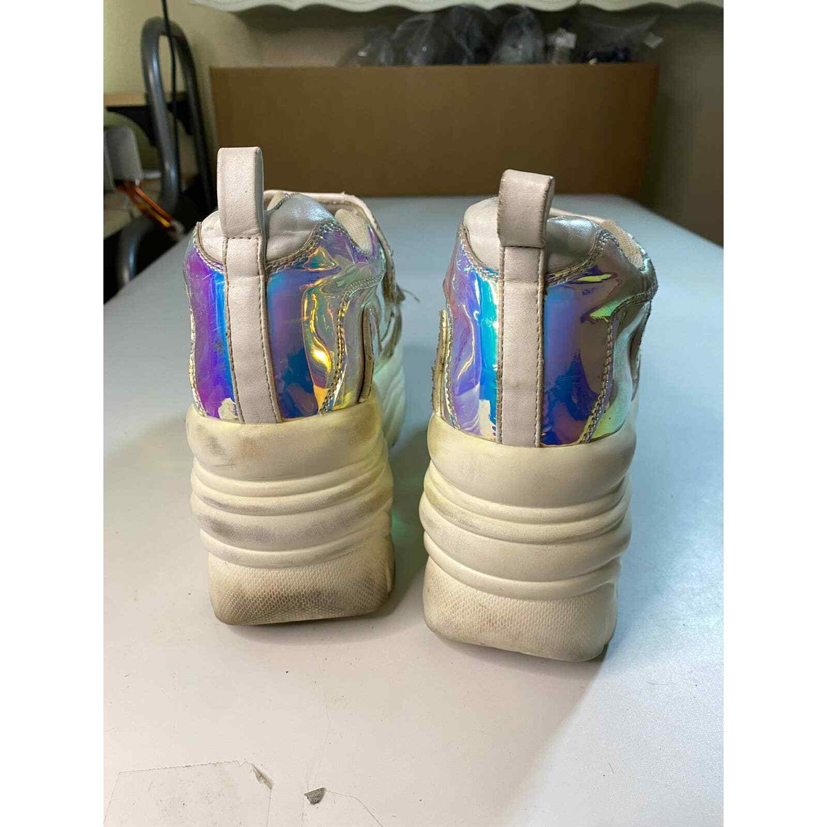 YRU Matrixx 2 Holographic Platform Sneakers Women display picture 1