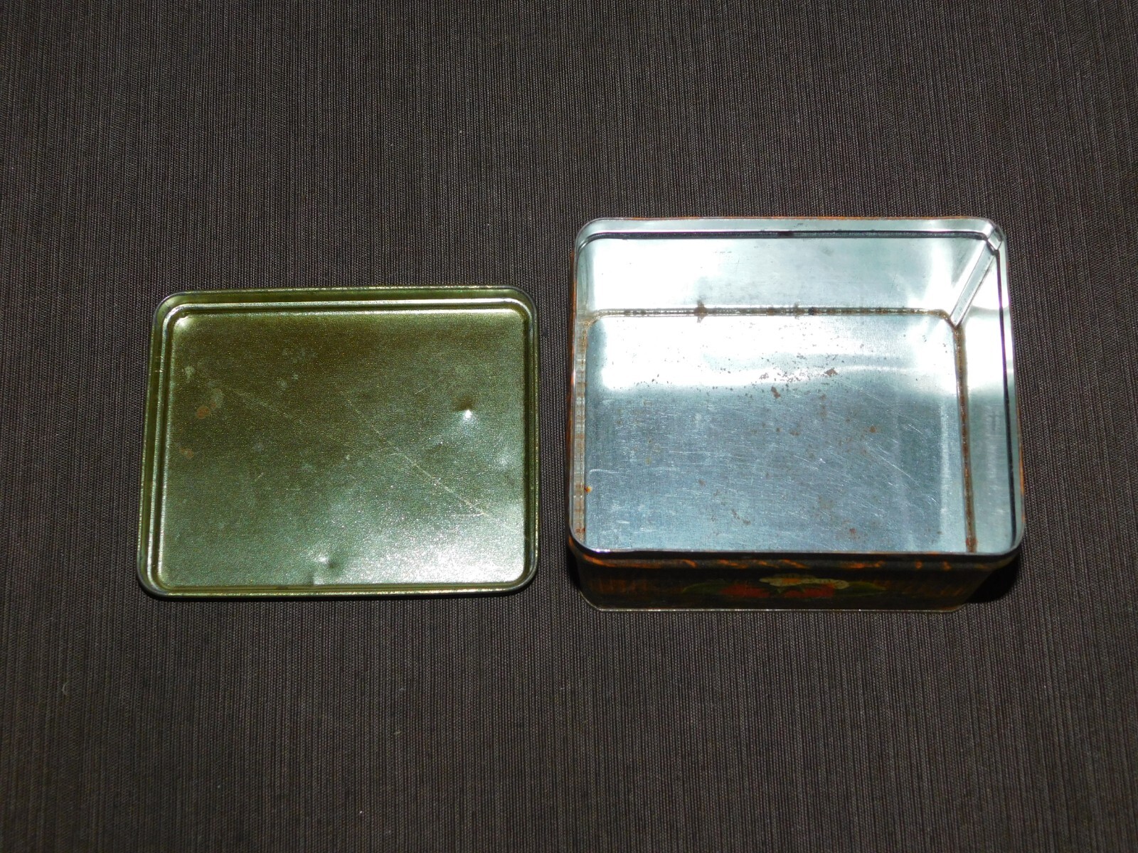 VINTAGE KITCHEN 3 1/4" HIGH  J L CLARK FLOWER TIN *EMPTY*