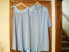 IEUC VANITY FAIR VINTAGE NIGHT GOWN MATCHING ROBE SET SIZE SMALL BABY BLUE