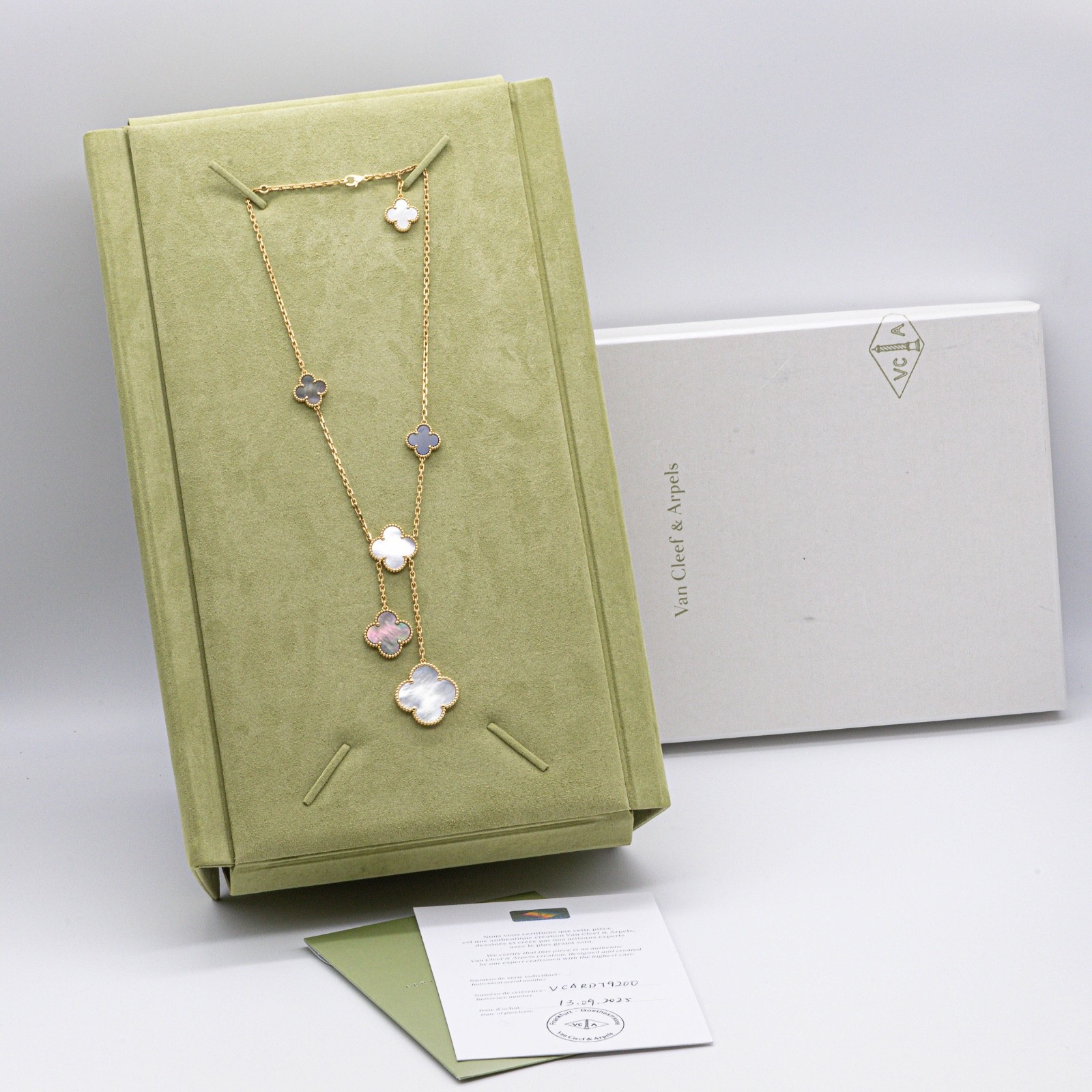 Van Cleef & Arpels Collier Magic Alhambra Halskette 6 Motive 18K Onyx Perlmutt