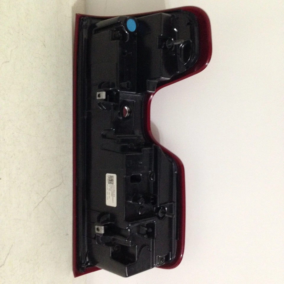 Chevy Silverado 1500 2500 3500 2019-2023 luz trasera LED lateral izquierda perfecta Foto 4 de 4