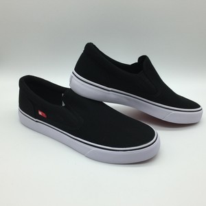 trase slip on