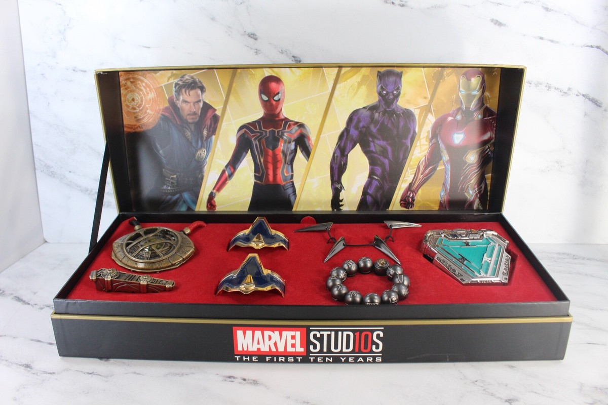 r*️様 MARVEL LIGHT BOX THE FIRST TEN YEAR Hot Toys Marvel Studios 10th Anniversary USB Light Box