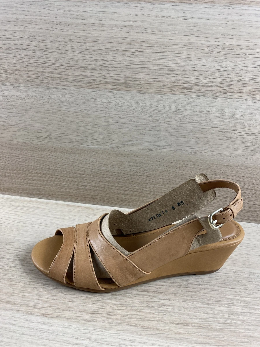 Comfortiva wedge hotsell sandals
