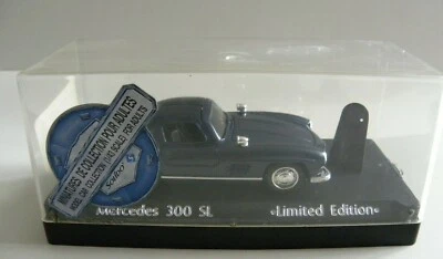 1/43 MERCEDES 300 SL bleu - Photo 1/2