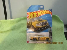 2025 HOT WHEELS HW MODIFIED '22 FORD MAVERICK CUSTOM YELLOW 49/250    (D)