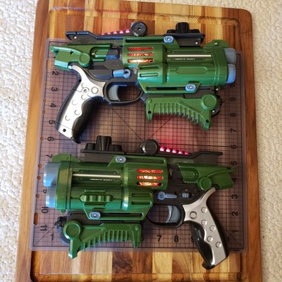Set of 2 L.M.II Lazer Green Blaster Laser Tag Gun Powered by Silverlit 2012