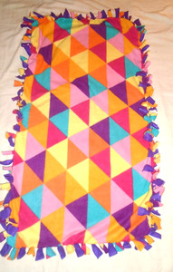 Triangle Puppy ~ Dog ~ Pet Double Sided Hand Tied Fleece Rag Crate Blanket ~ New