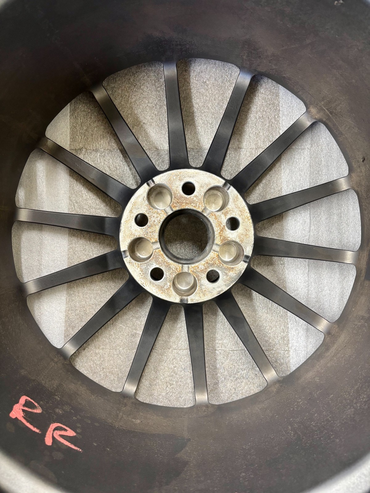 OEM Maserati Wheel 20”  670025758