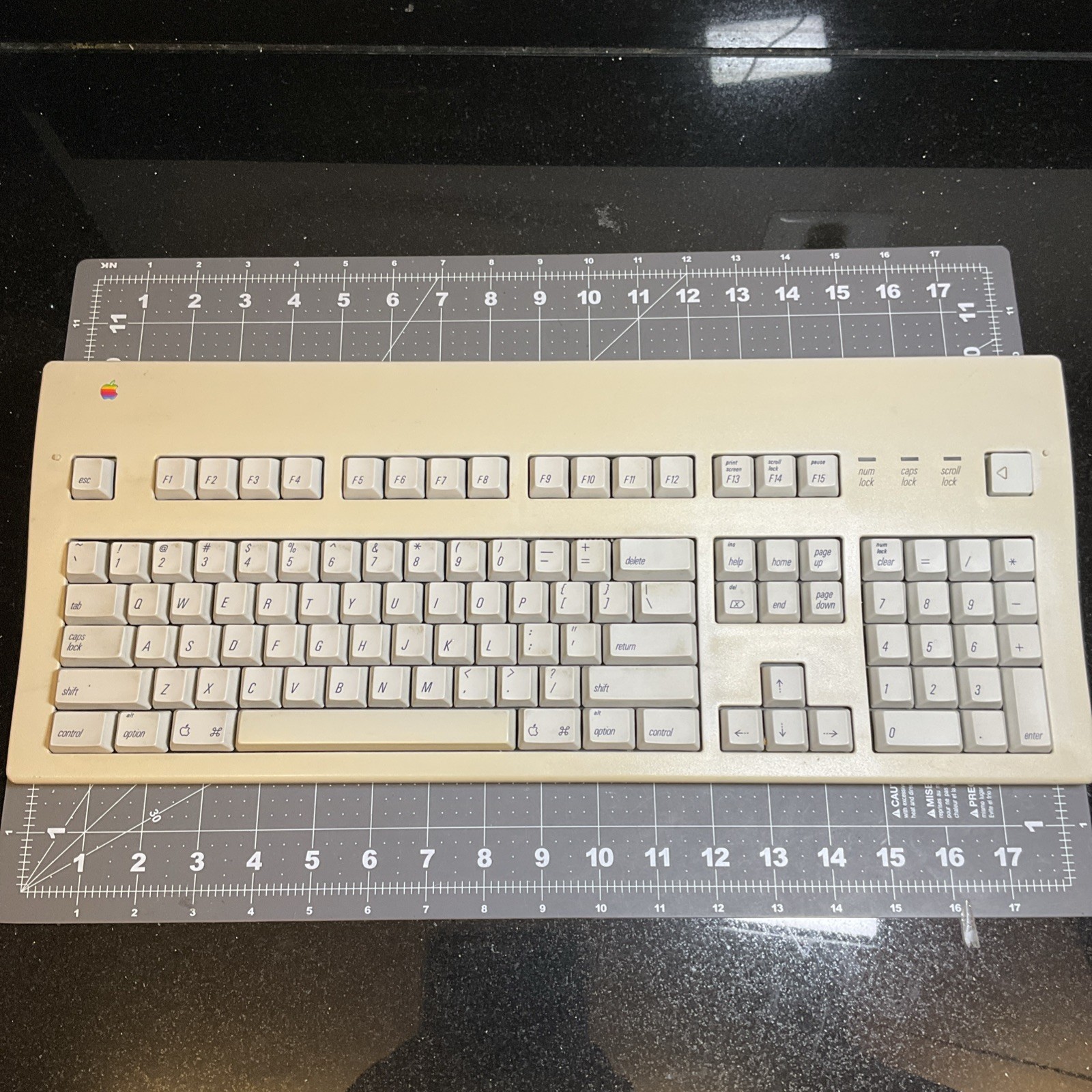 UNTESTED Apple Extended Keyboard II M3501 NO CABLE 1990