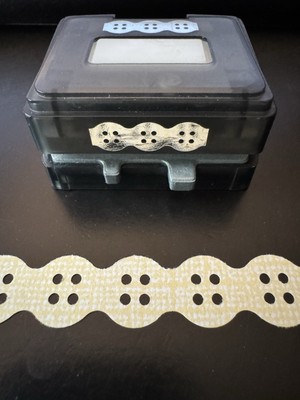 Creative Memories BUTTON CHAIN Border Maker Cartridge Punch-NLA No box