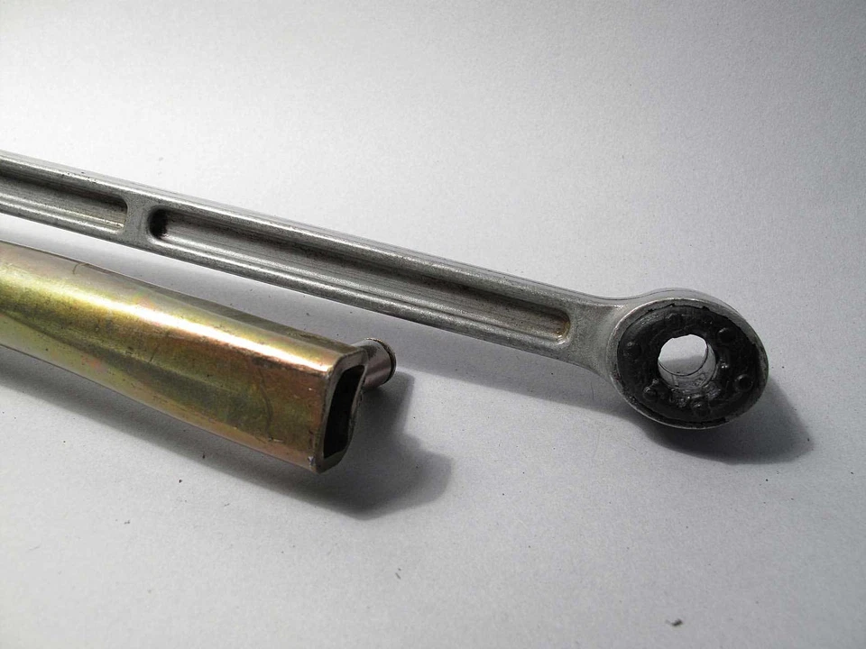 Brazos de acoplamiento de la palanca de cambios manual de 5 velocidades BMW Z3 2.8 3.0i 1997-2002 OEM USADO Foto 3 de 4