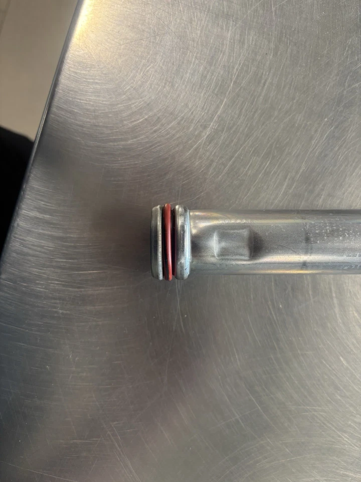 ENGINE THERMOSTAT HOUSING PIPE 12669654 - Image 2 of 4