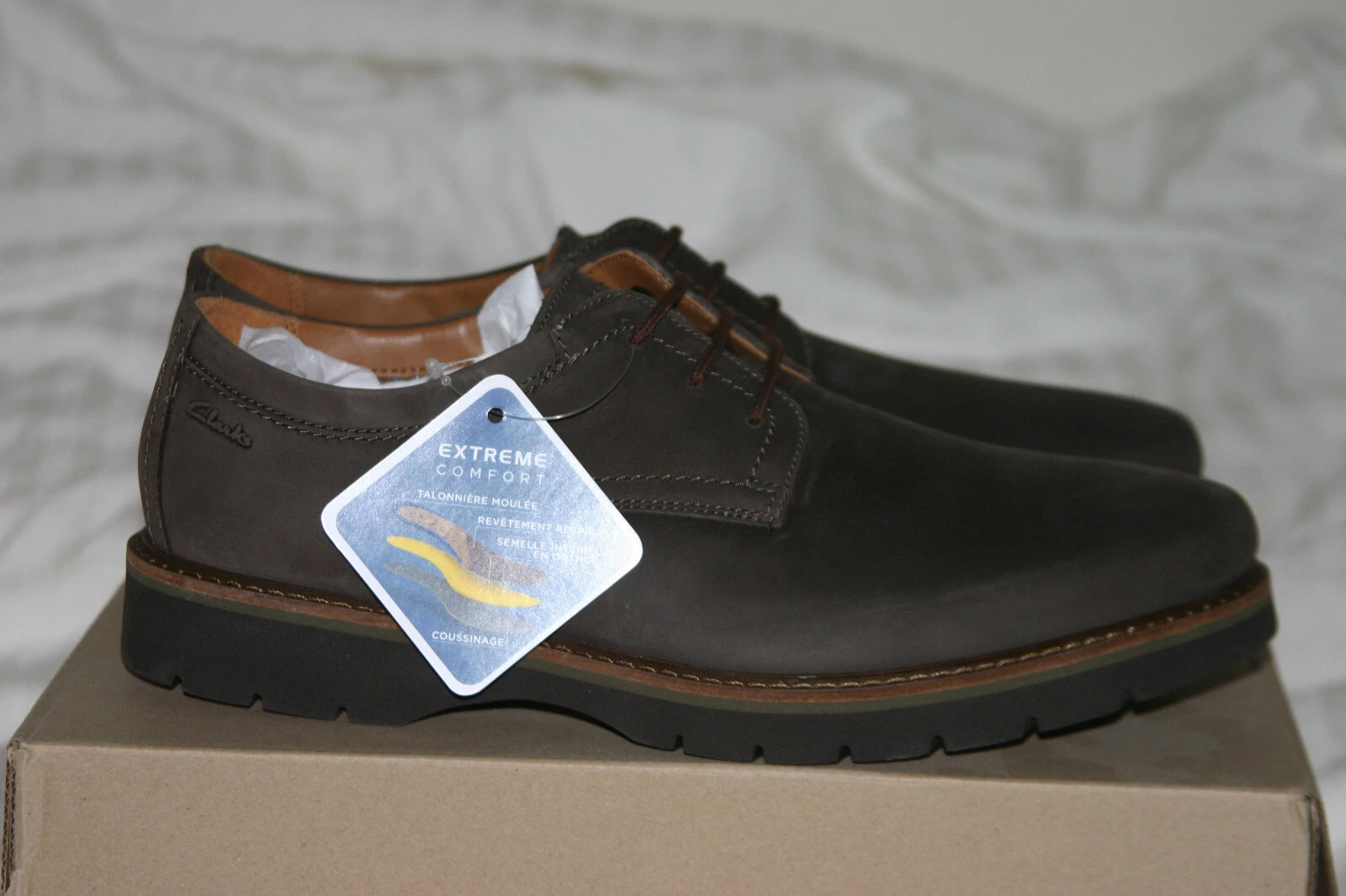 Clarks Men's Bayhill Plain Oxford Flat Brown Nubuck UK 7.5 ( run like UK 8)