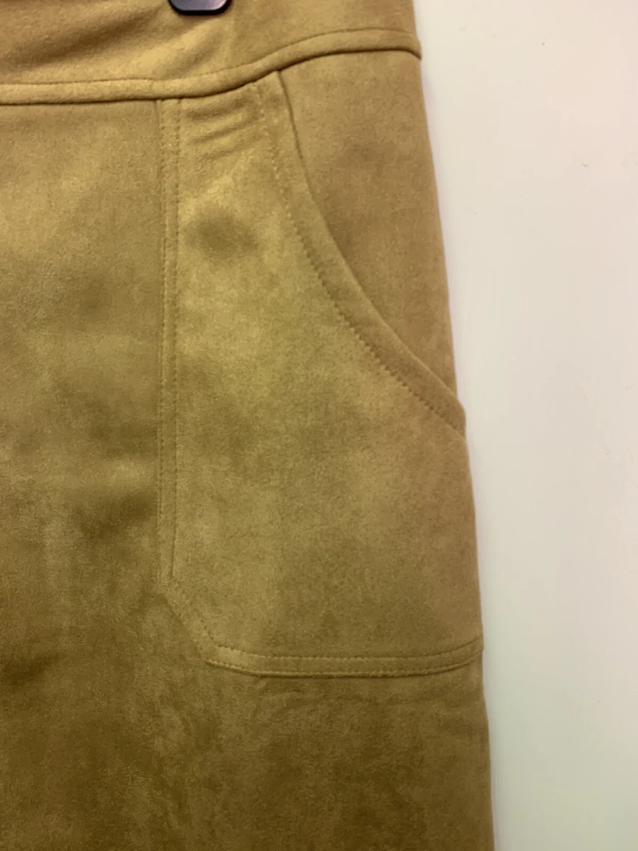 Button top skirt quiz