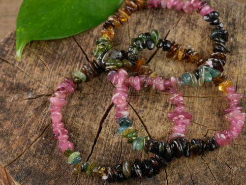 Spécimen Minéral : Tourmaline Rose Sur Gangue Avec Albite Et Muscovite (Afghanistan) - 5,9g