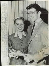 1956 Press Photo Don Murray & Hope Lange with marriage license in Beverly Hills