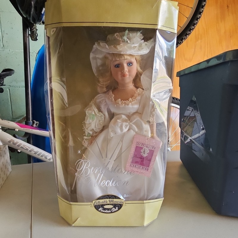 Collectible Memories Limited Edition Porcelain Girl Doll w/ Stand COA Box