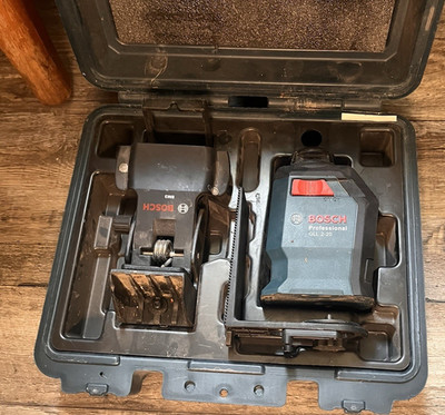 Bosch GLL 2-20 Self-Leveling Cross-Line Laser Level w/ Hard Case, Blue/Black